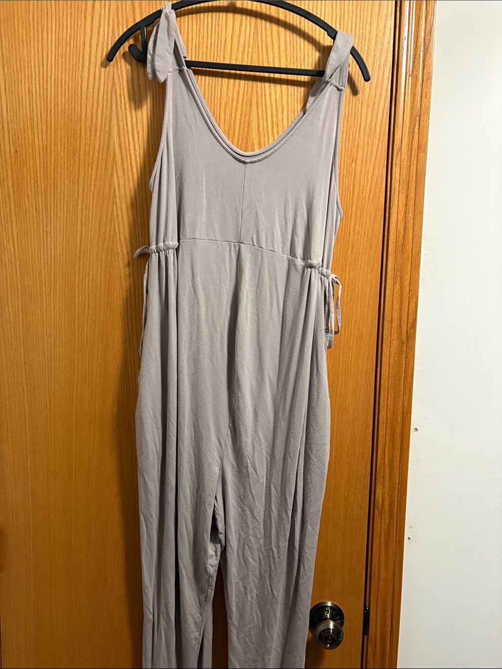 Sleeveless Light Gray Tie-Waist Jumpsuit Dress